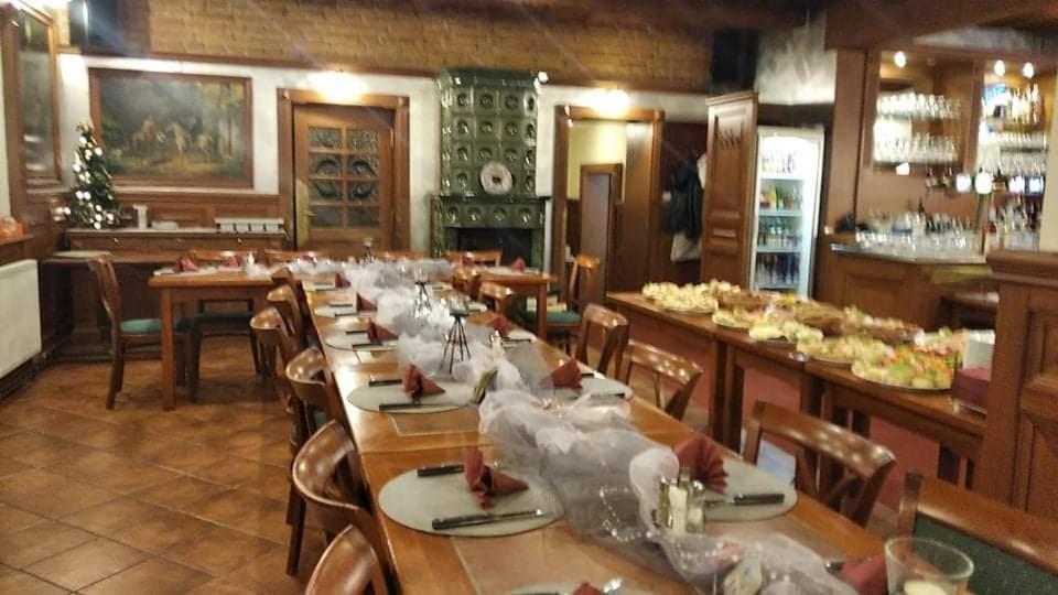 Mala Svata Hora - Penzion & Restaurace Mníšek pod Brdy Extérieur photo