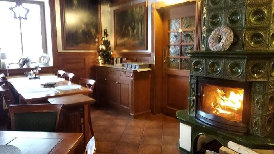 Mala Svata Hora - Penzion & Restaurace Mníšek pod Brdy Extérieur photo