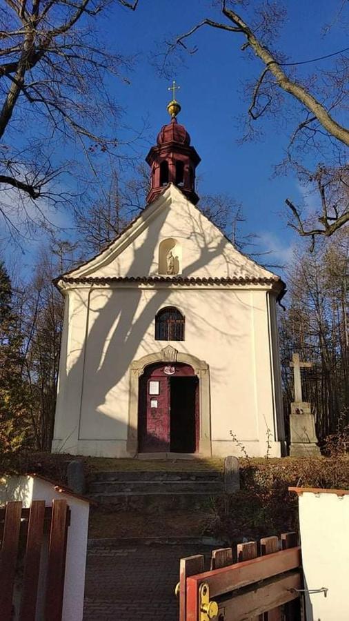 Mala Svata Hora - Penzion & Restaurace Mníšek pod Brdy Extérieur photo