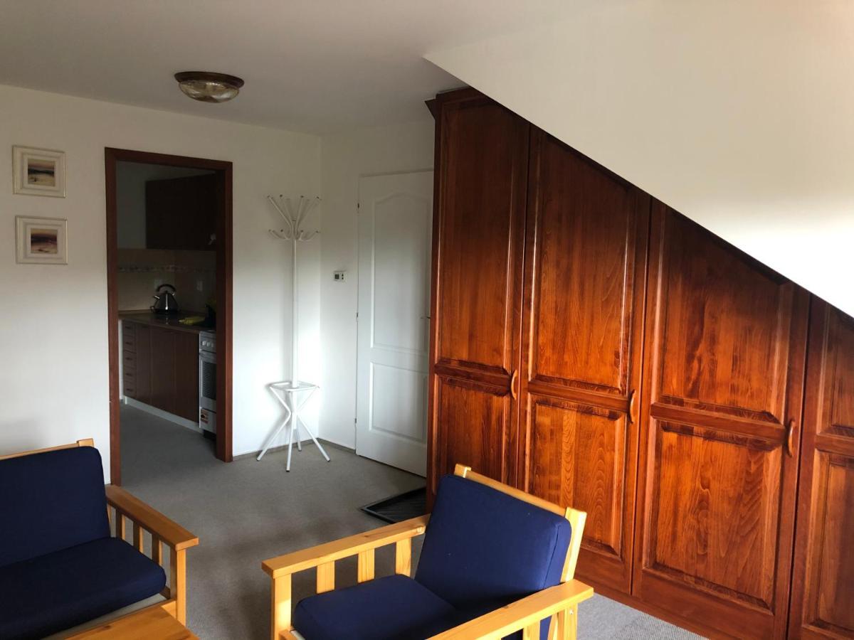 Mala Svata Hora - Penzion & Restaurace Mníšek pod Brdy Extérieur photo
